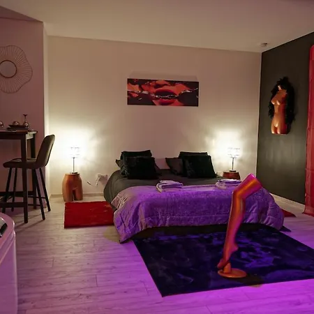 Διαμέρισμα Loveroom Les Folies Douces &