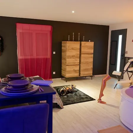 Apartmán Loveroom Les Folies Douces & *