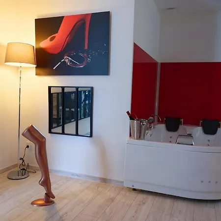 Loveroom Les Folies Douces & Apartment *