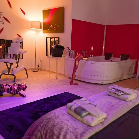 Loveroom Les Folies Douces & *