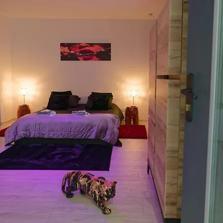 Loveroom Les Folies Douces & Apartmán