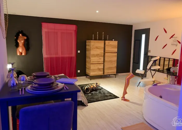 Apartment Loveroom Les Folies Douces & *